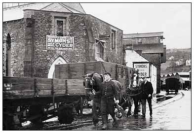 Warehouses in Totnes Plains in the 1940s